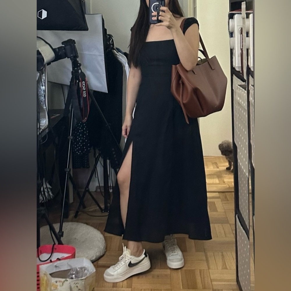 Black Sleeveless Square-Neck Midi Dress